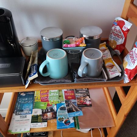 Bright And Cozy Room With Double Bed, Private Bathroom Not Ensuite, Breakfast To Go 都柏林 外观 照片