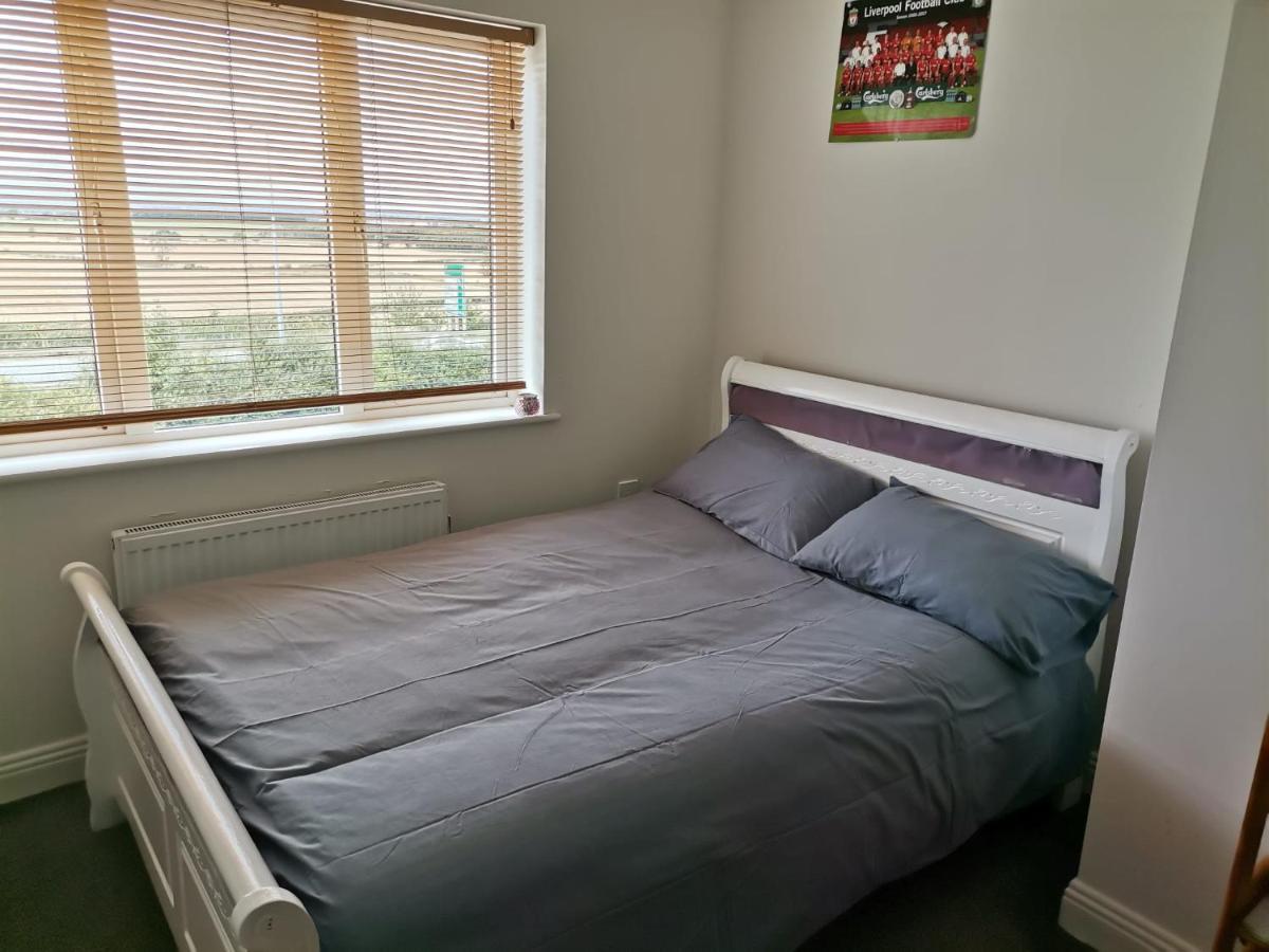 Bright And Cozy Room With Double Bed, Private Bathroom Not Ensuite, Breakfast To Go 都柏林 外观 照片